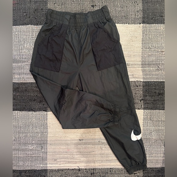 Nike trackpants - Picture 1 of 3